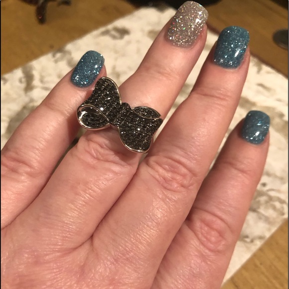 Jewelry - Put a 🎀bow on it😄Black spinel ring